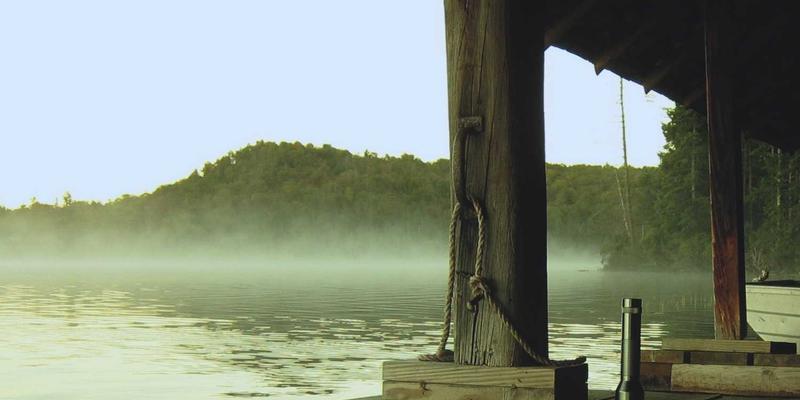 美妆跨界新蓝海：定制化妆品与护肤礼盒如何成为高价值礼品与纪念品