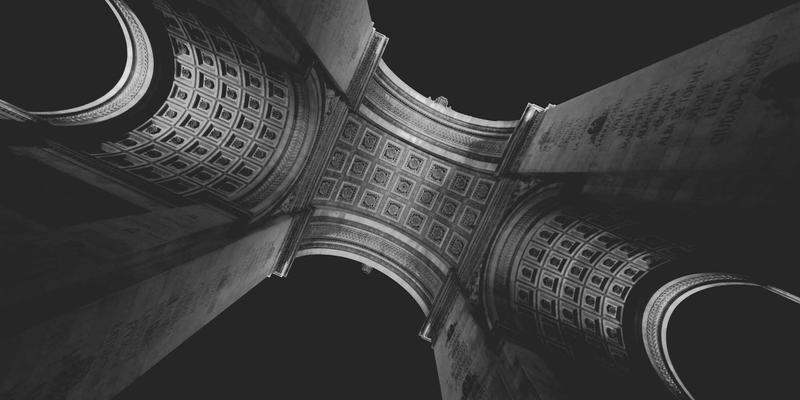 金融行业高端客户礼品定制指南：打造兼具质感与隐私的尊享纪念品